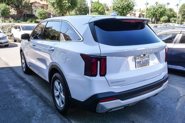 Used 2024 Kia Sorento LX FWD image 14