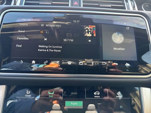 Used 2020 Land Rover Range Rover HSE image 19