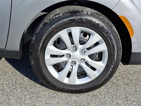 Used 2025 Kia Soul LX image 8