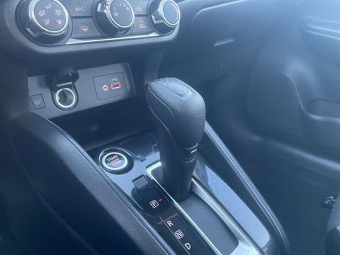 Used 2025 Nissan Versa SV image 40