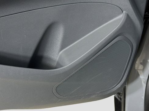 Used 2019 Chevrolet Bolt LT FWD image 19