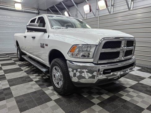 Used 2018 RAM 2500 Tradesman w/ Chrome Appearance Group AWD/4WD image 4