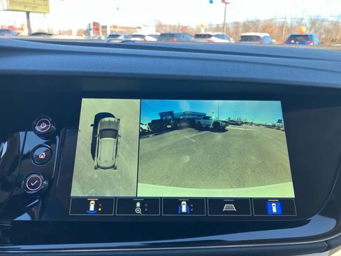 Used 2023 Buick Envision Avenir image 27