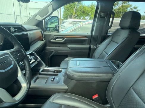 Used 2025 GMC Sierra 2500 Denali w/ Denali Reserve Package AWD/4WD image 6