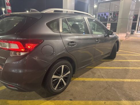 Used 2019 Subaru Impreza 2.0i Premium image 2