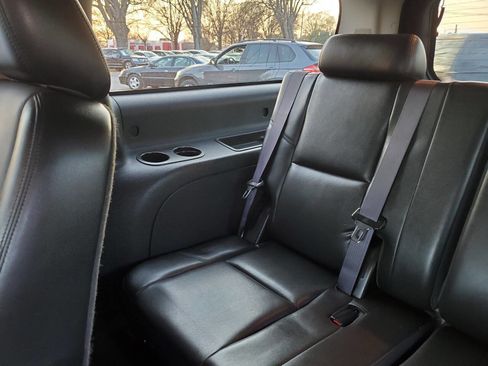 Used 2013 GMC Yukon XL Denali image 16