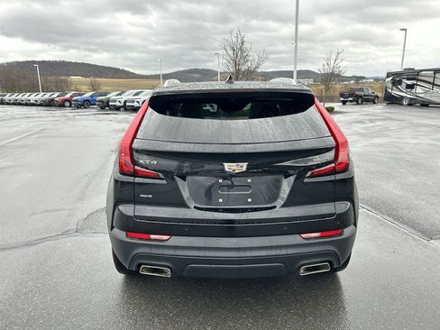 Used 2022 Cadillac XT4 Luxury w/ Cold Weather Package image 6