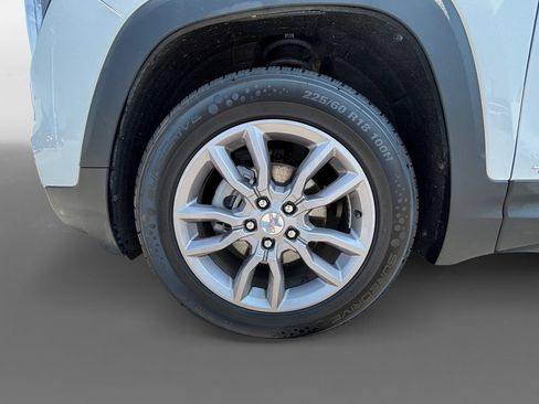Used 2024 GMC Terrain SLT AWD/4WD image 16