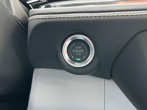 New 2025 Chevrolet Suburban Premier image 31