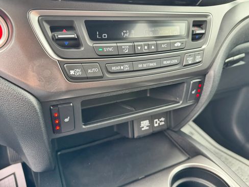 Used 2022 Honda Pilot Sport image 35
