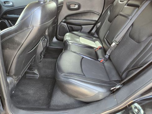 Used 2019 Jeep Compass Latitude image 9