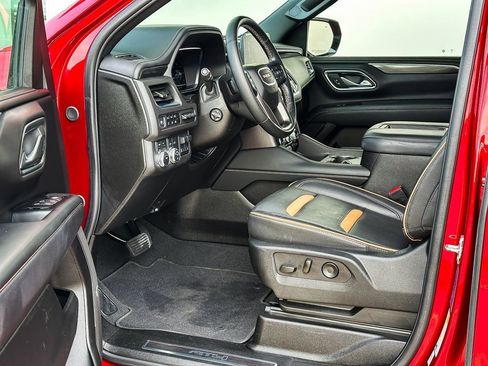 Used 2024 GMC Yukon AT4 w/ Technology Package image 10