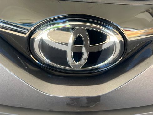Used 2020 Toyota C-HR LE FWD image 29