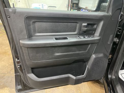 Used 2017 RAM 1500 Express AWD/4WD image 6