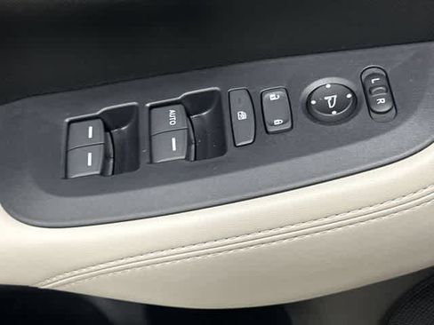 Certified 2027 Honda HR-V LX image 20