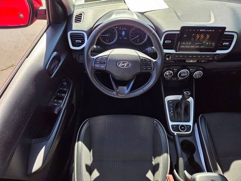Used 2022 Hyundai Venue Limited w/ Cargo Package image 9