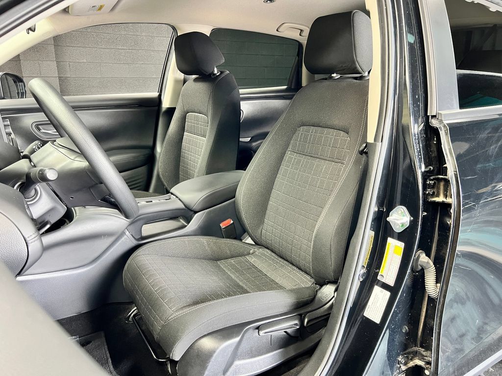 Used 2024 Honda HR-V LX image 7