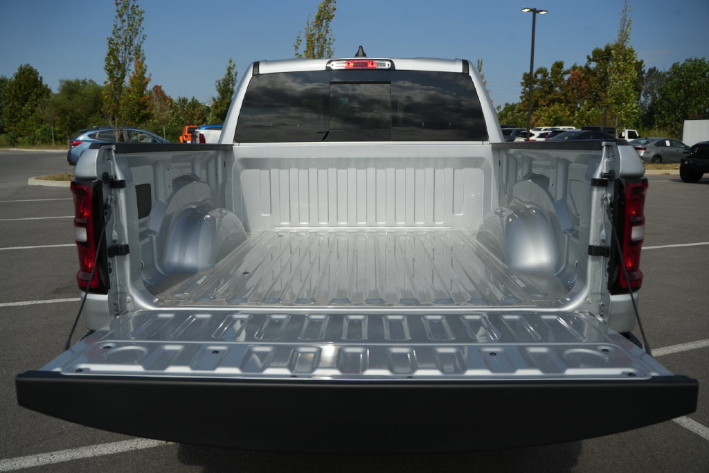 New 2026 RAM 1500 Express AWD/4WD image 15