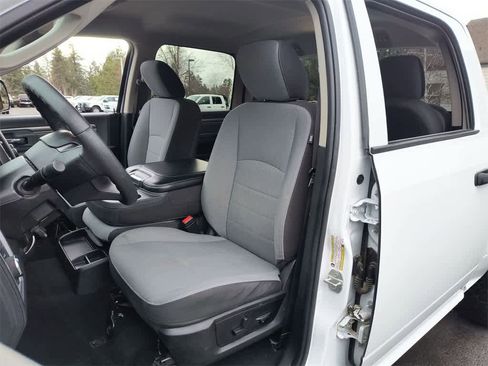 Used 2023 RAM 1500 Classic SLT image 11