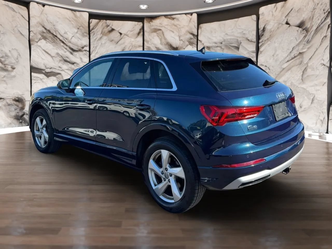 Used 2020 Audi Q3 2.0T Premium w/ Convenience Package AWD/4WD image 5