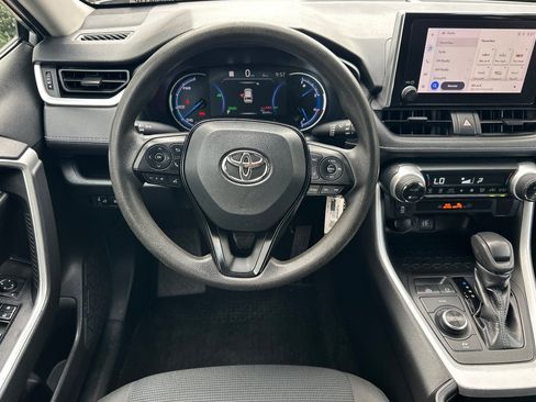Certified 2023 Toyota RAV4 LE image 17