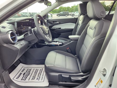New 2026 Chevrolet Trax LT w/ Driver Confidence Package FWD image 9