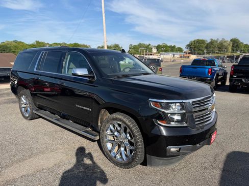 Used 2018 Chevrolet Suburban Premier AWD/4WD image 1