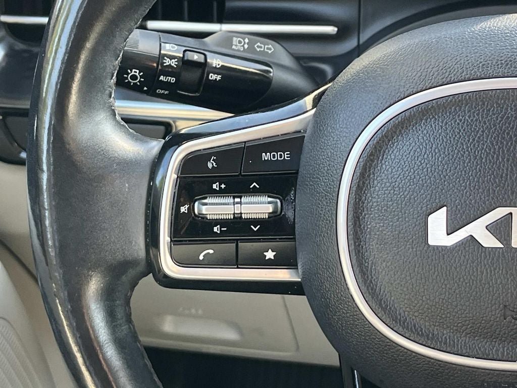 Used 2022 Kia Carnival SX Prestige FWD image 17