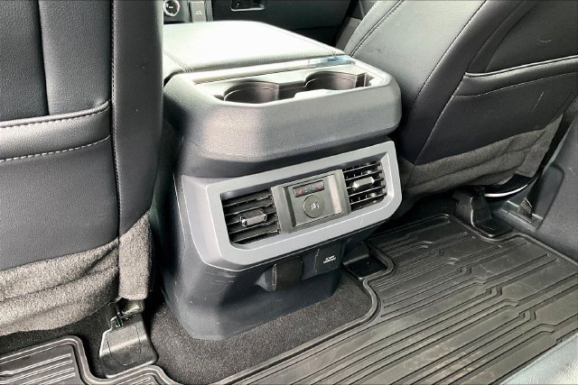 Used 2024 Ford F250 Lariat w/ Lariat Ultimate Package AWD/4WD image 11