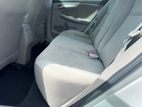 Used 2012 Toyota Corolla LE FWD image 6
