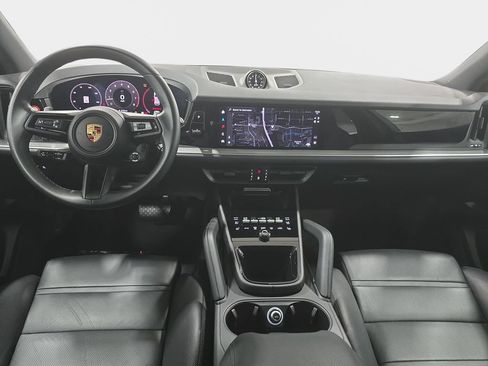 Used 2024 Porsche Cayenne AWD/4WD image 10
