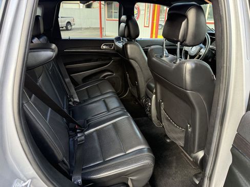 Used 2014 Jeep Grand Cherokee Limited w/ Luxury Group II image 22