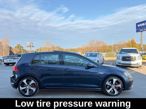 Used 2017 Volkswagen GTI SE image 7