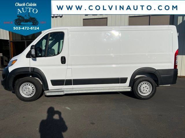 Used 2025 RAM ProMaster 2500 w/ U-Haul Equipment Group FWD image 9