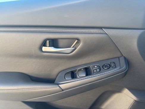 Used 2025 Nissan Sentra SV image 50