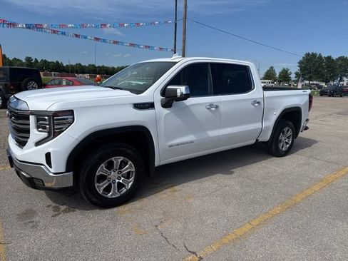 Used 2025 GMC Sierra 1500 SLT AWD/4WD image 2