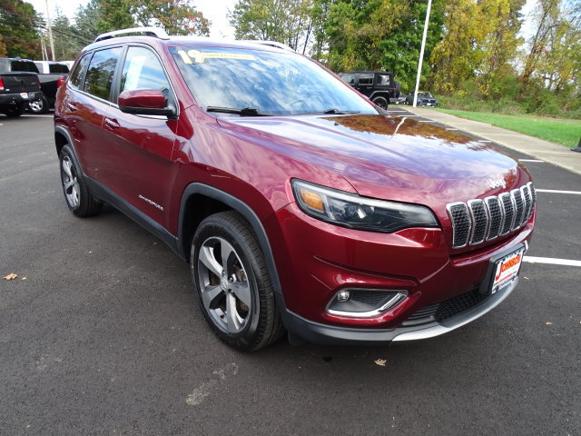 Used 2019 Jeep Cherokee Limited AWD/4WD image 2