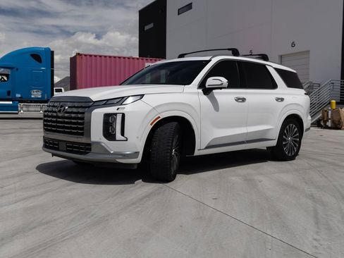 Used 2023 Hyundai Palisade Calligraphy AWD/4WD image 3