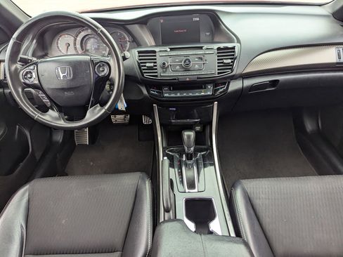 Used 2017 Honda Accord Sport image 14
