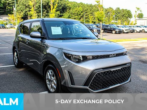 Used 2025 Kia Soul LX w/ LX Technology Package FWD image 3