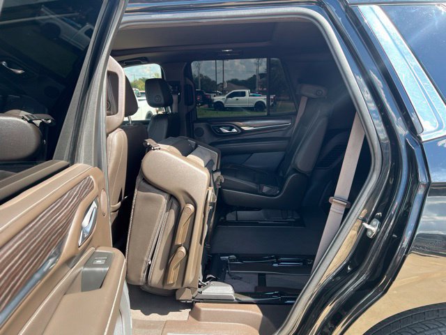 Used 2021 GMC Yukon Denali w/ Denali Premium Package AWD/4WD image 14