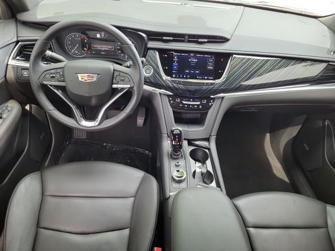 Used 2024 Cadillac XT6 Premium Luxury FWD image 10