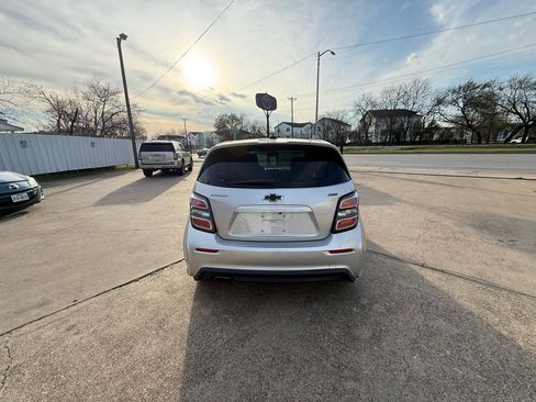 Used 2019 Chevrolet Sonic LT w/ Convenience Package image 6