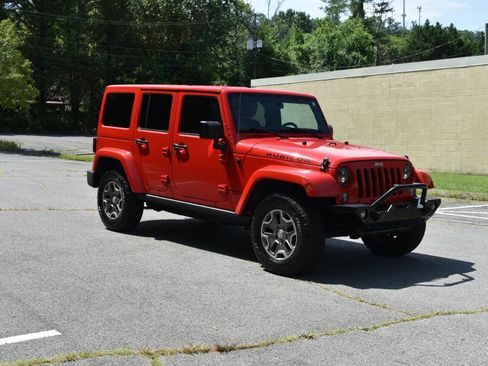 Used 2014 Jeep Wrangler Unlimited Rubicon w/ Connectivity Group AWD/4WD image 9