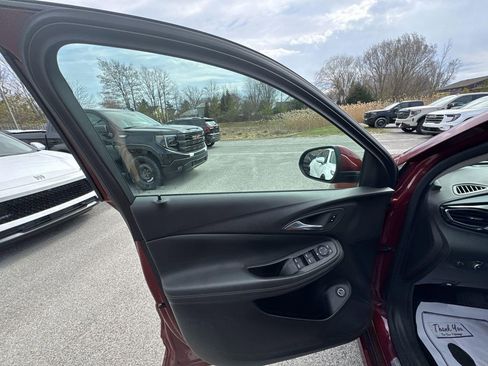 Used 2023 Buick Encore GX Select w/ Experience Buick Package FWD image 23