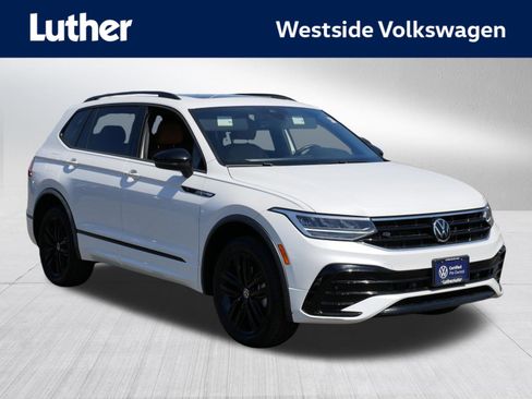 Certified 2022 Volkswagen Tiguan SE R-Line image 1