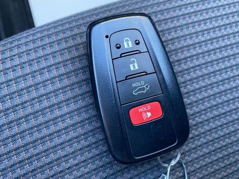 Used 2023 Toyota Highlander LE image 31