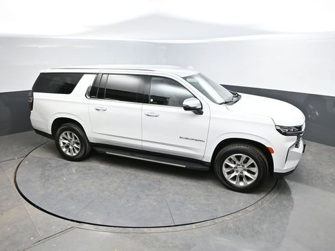 Used 2023 Chevrolet Suburban Premier AWD/4WD image 21