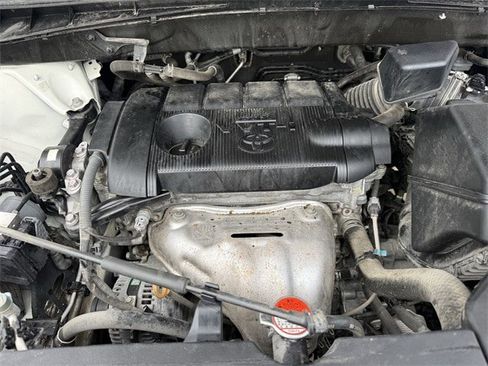 Used 2017 Toyota Highlander LE image 30