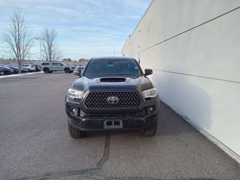 Used 2019 Toyota Tacoma TRD Sport image 4